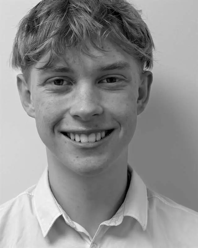 Simon, datatekniker-elev hos A-one Solutions